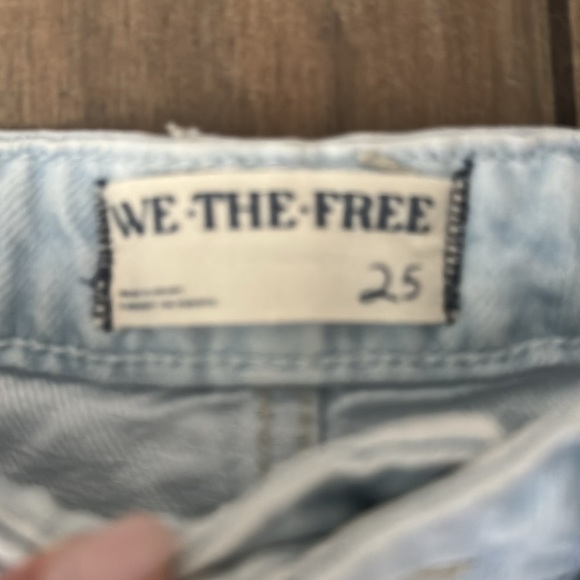 We the Free denim short shorts size 25 - Picture 2 of 5